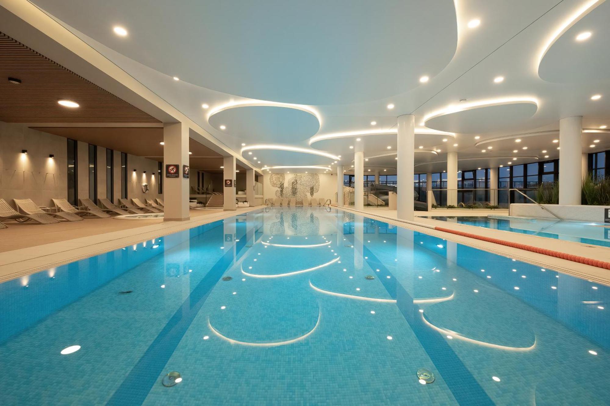 Family Apartment With Gym And Swimming Pool By Renters Prestige Kołobrzeg Exteriör bild