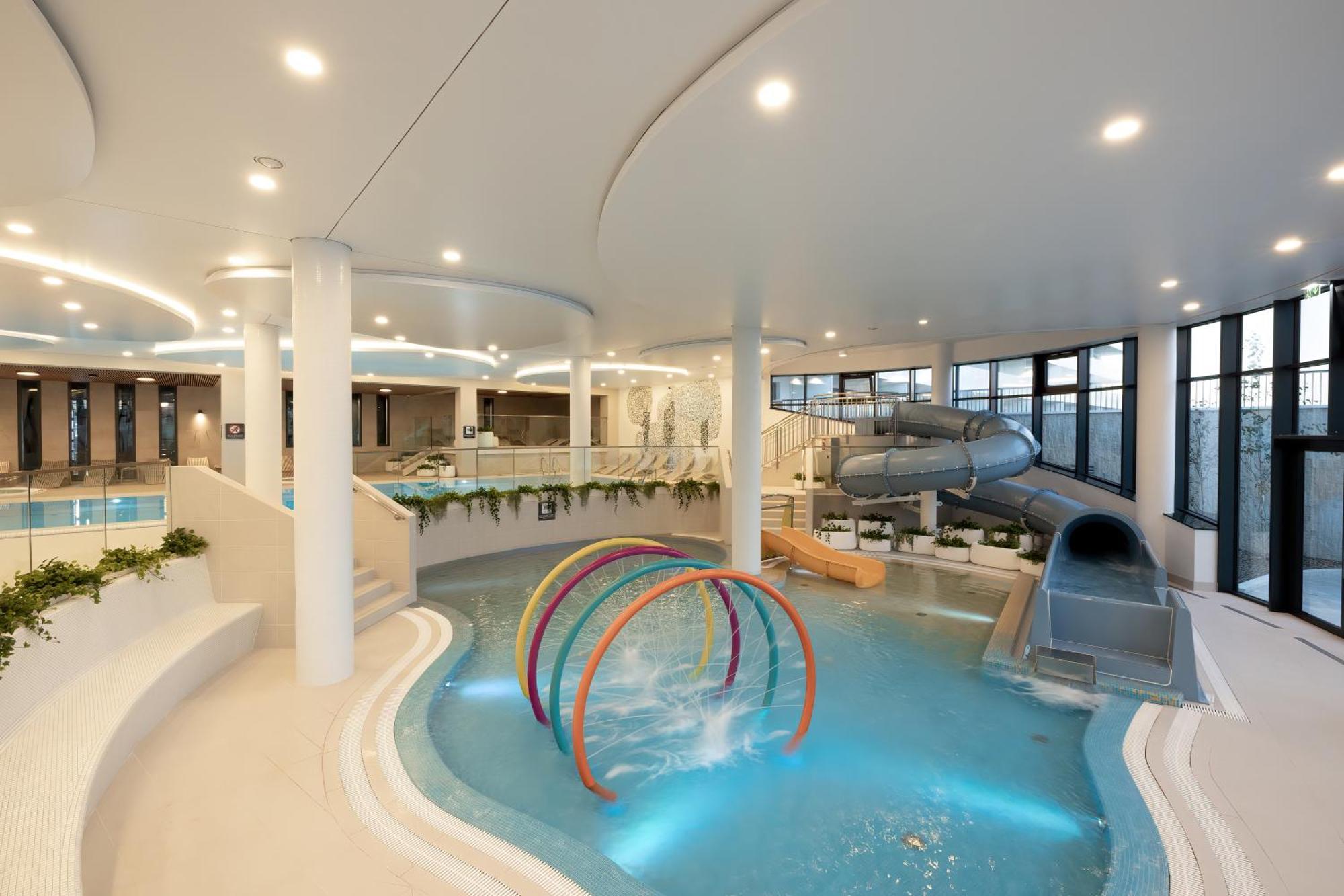 Family Apartment With Gym And Swimming Pool By Renters Prestige Kołobrzeg Exteriör bild