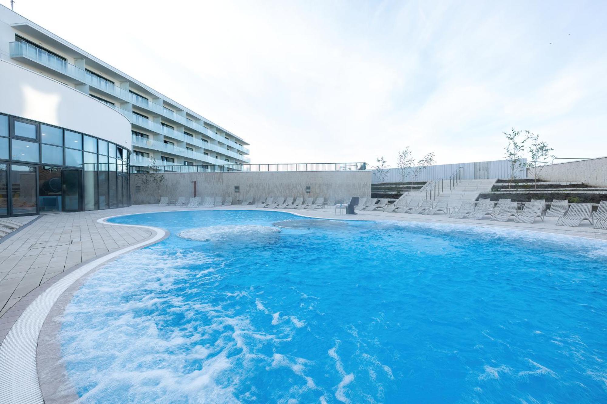 Family Apartment With Gym And Swimming Pool By Renters Prestige Kołobrzeg Exteriör bild
